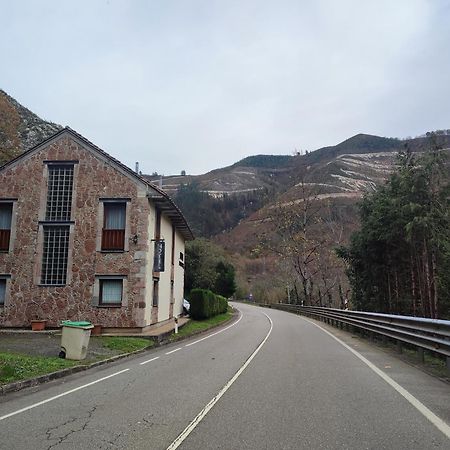 La Salmonera Cangas De Onis Caño Екстериор снимка