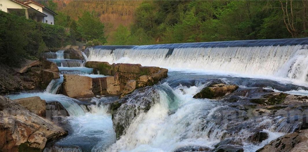 La Salmonera Cangas De Onis Caño Екстериор снимка