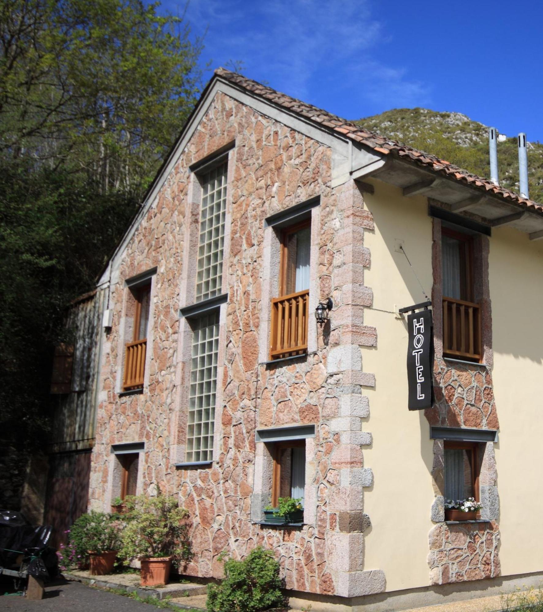 La Salmonera Cangas De Onis Caño Екстериор снимка
